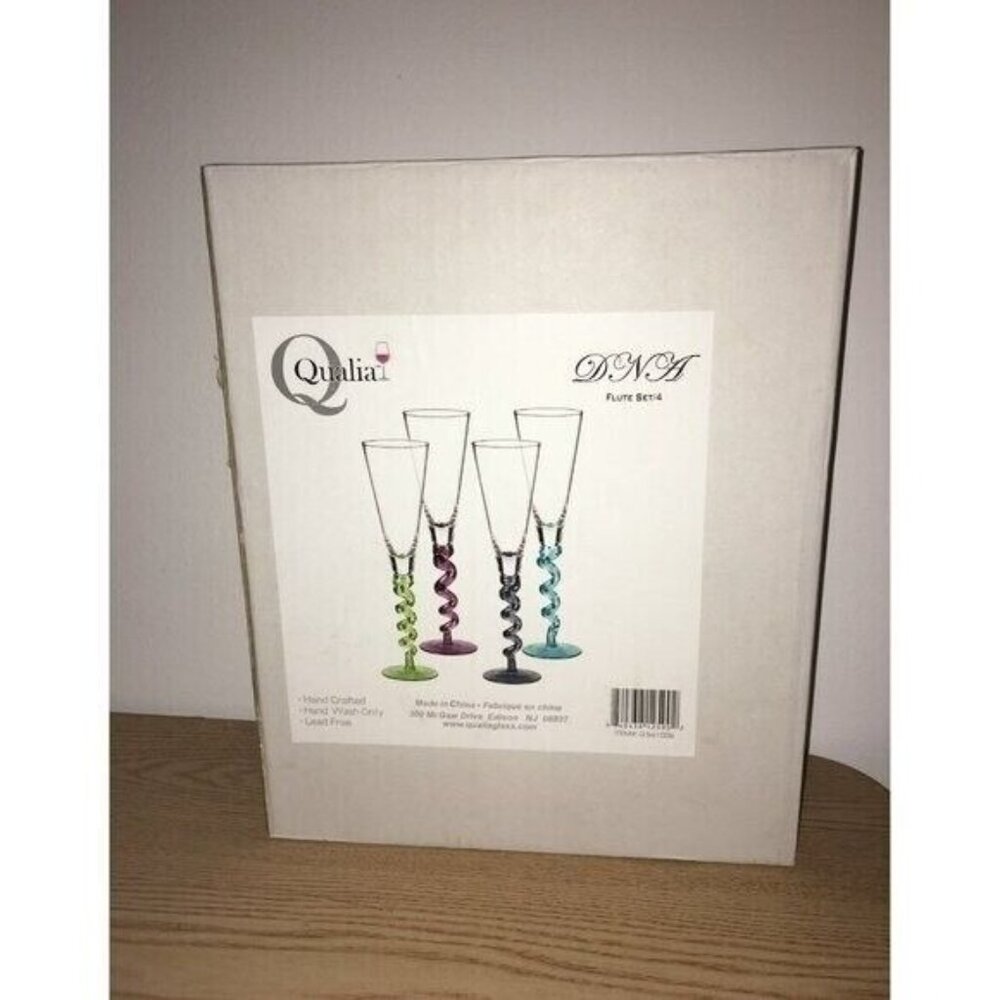 New open box 2 Qualia DNA Flutes Champagne Wine Glasses